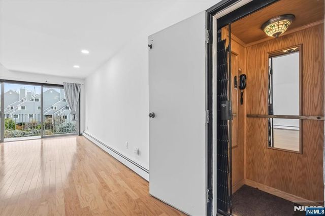 9B Cove Lane, North Bergen, NJ 07047