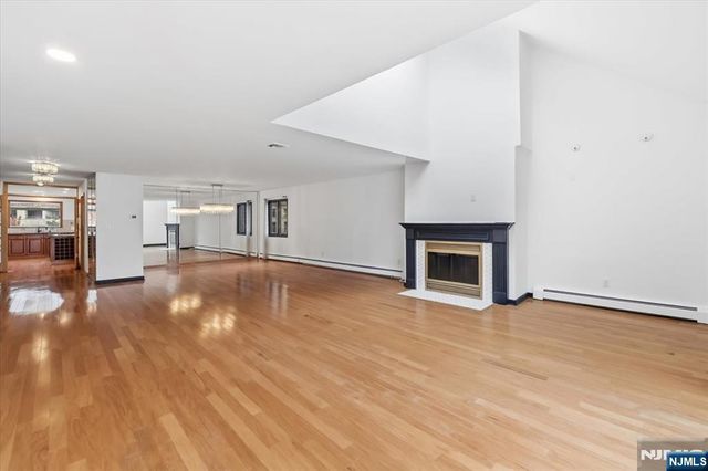 9B Cove Lane, North Bergen, NJ 07047