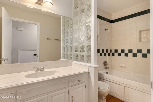 132 E Pamela Drive, Lafayette, LA 70506