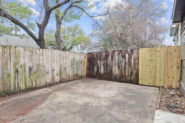 132 E Pamela Drive, Lafayette, LA 70506