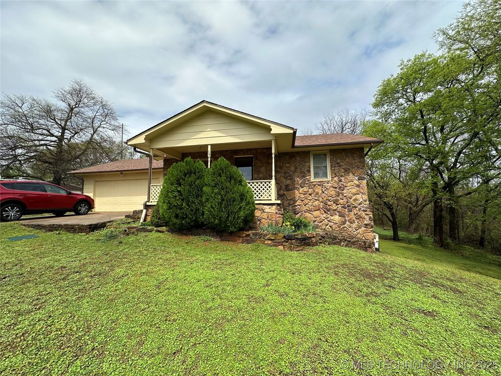 10348 W 805 Road, Fort Gibson, OK 74434