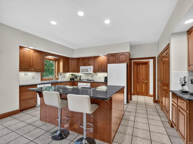 7730 Inverness Glens Drive, Fort Wayne, IN 46804