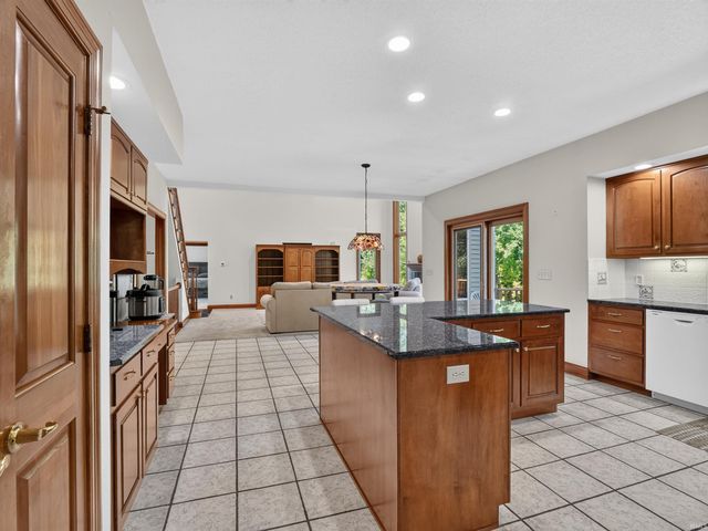 7730 Inverness Glens Drive, Fort Wayne, IN 46804