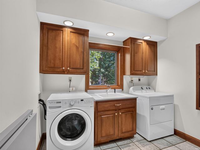 7730 Inverness Glens Drive, Fort Wayne, IN 46804