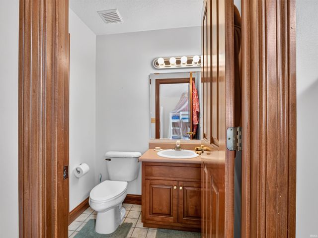 7730 Inverness Glens Drive, Fort Wayne, IN 46804