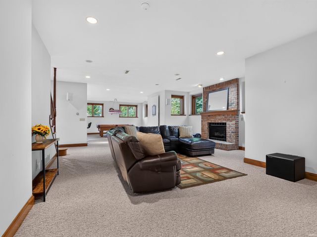7730 Inverness Glens Drive, Fort Wayne, IN 46804