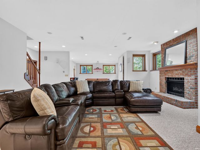 7730 Inverness Glens Drive, Fort Wayne, IN 46804
