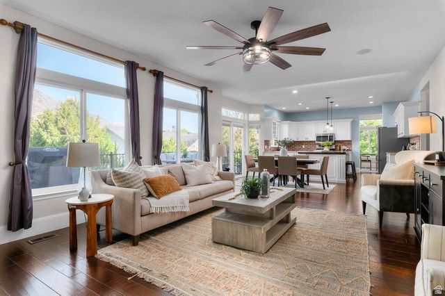 9834 N MANILA CIR, Cedar Hills, UT 84062
