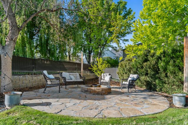 9834 N MANILA CIR, Cedar Hills, UT 84062