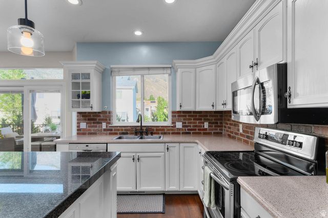 9834 N MANILA CIR, Cedar Hills, UT 84062
