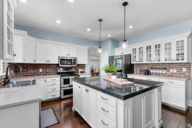 9834 N MANILA CIR, Cedar Hills, UT 84062