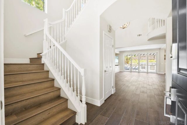 7352 Via Cresta, San Diego, CA 92129