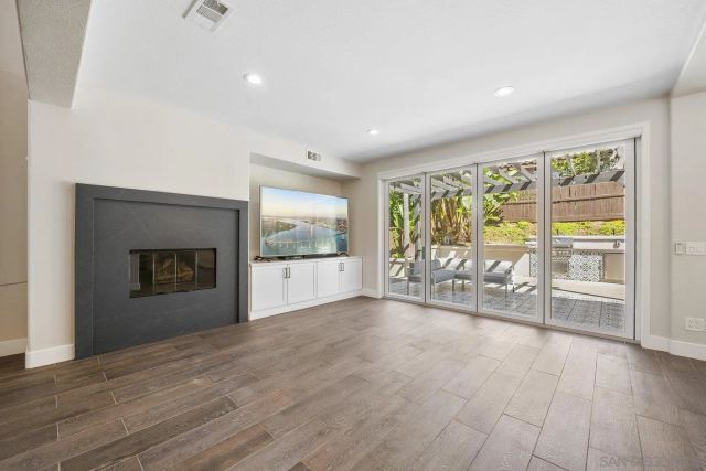 7352 Via Cresta, San Diego, CA 92129