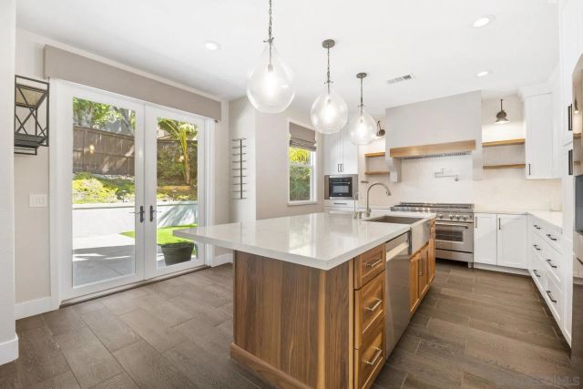 7352 Via Cresta, San Diego, CA 92129