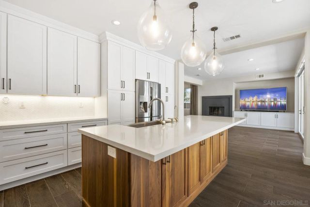 7352 Via Cresta, San Diego, CA 92129