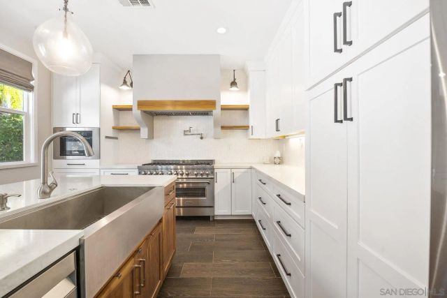 7352 Via Cresta, San Diego, CA 92129