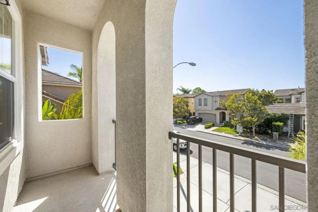 7352 Via Cresta, San Diego, CA 92129