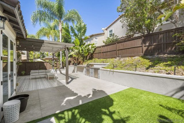 7352 Via Cresta, San Diego, CA 92129