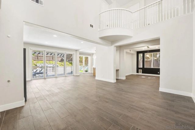 7352 Via Cresta, San Diego, CA 92129