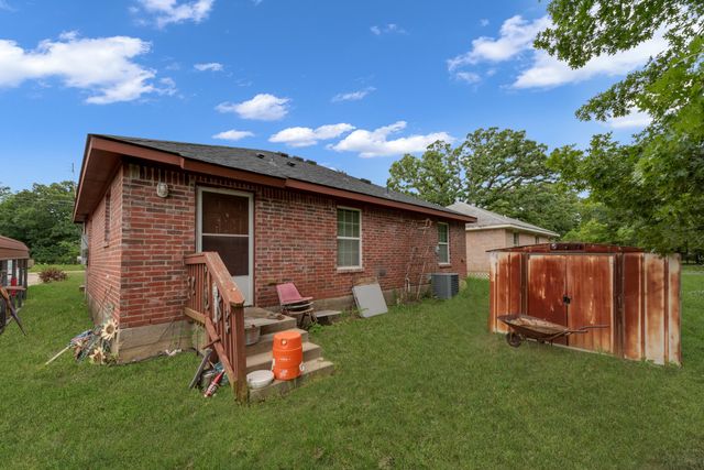 914 Armstrong Road, Seagoville, TX 75159