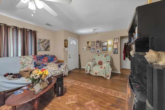 914 Armstrong Road, Seagoville, TX 75159