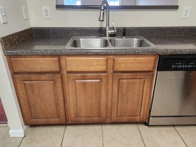 1736 Redan E, Lithonia, GA 30058