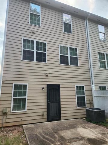 1736 Redan E, Lithonia, GA 30058