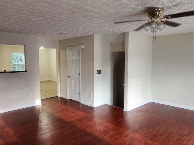 1736 Redan E, Lithonia, GA 30058