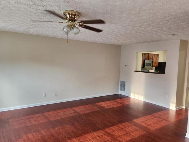 1736 Redan E, Lithonia, GA 30058