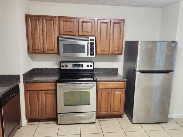 1736 Redan E, Lithonia, GA 30058