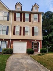 1736 Redan E, Lithonia, GA 30058