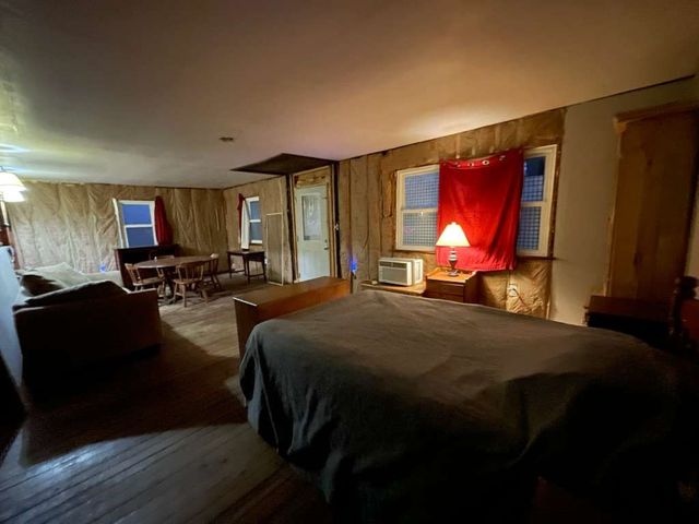 1007 S S Center Ave, Somerset Twp, PA 15501