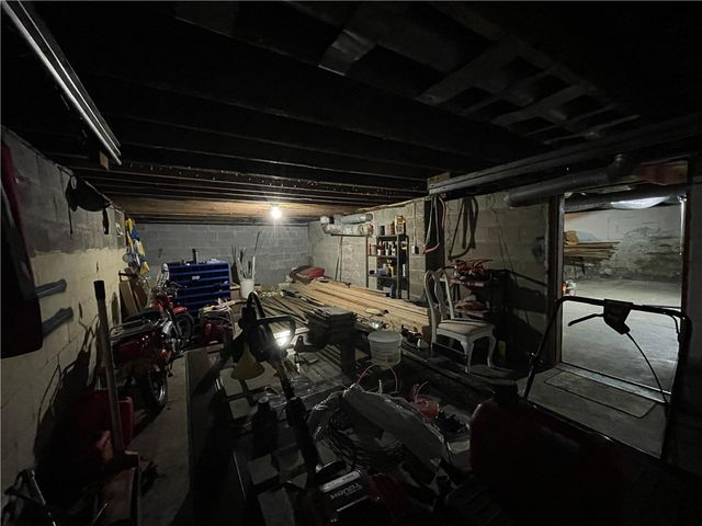 1007 S S Center Ave, Somerset Twp, PA 15501