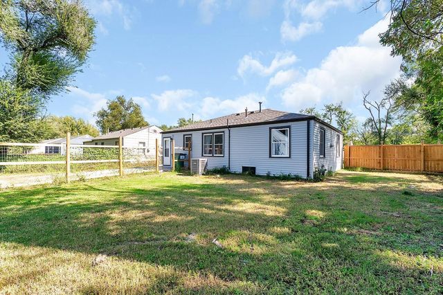 757 N Dougherty Ave, Wichita, KS 67212
