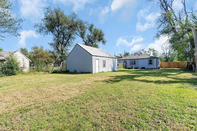 757 N Dougherty Ave, Wichita, KS 67212