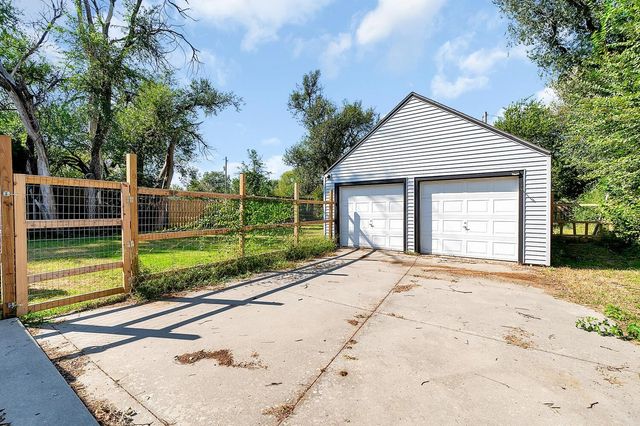 757 N Dougherty Ave, Wichita, KS 67212