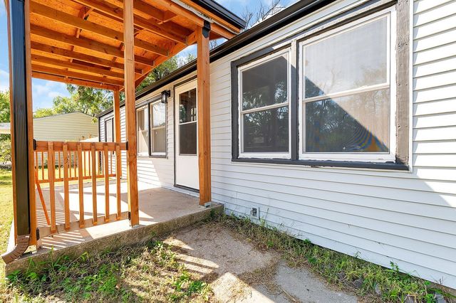 757 N Dougherty Ave, Wichita, KS 67212