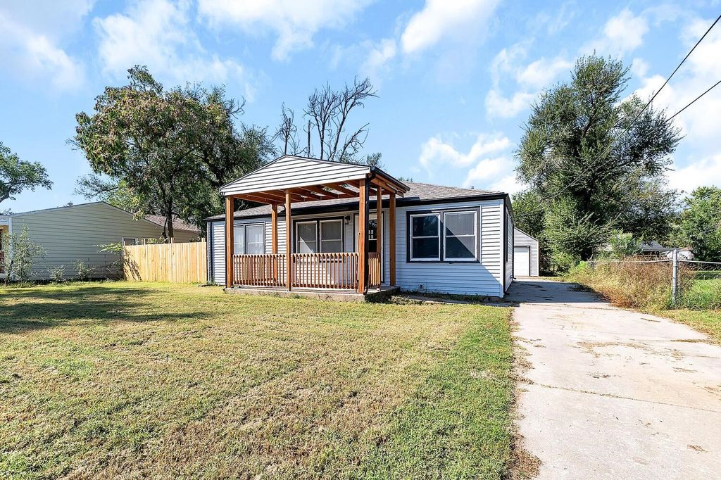 757 N Dougherty Ave, Wichita, KS 67212