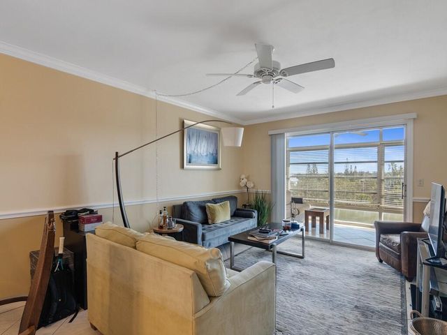 2333 Indian River Boulevard 506, Vero Beach, FL 32960