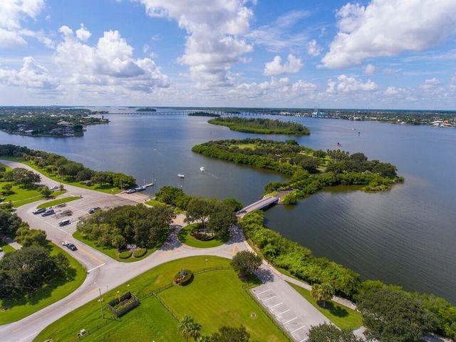 2333 Indian River Boulevard 506, Vero Beach, FL 32960