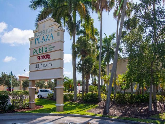 2333 Indian River Boulevard 506, Vero Beach, FL 32960