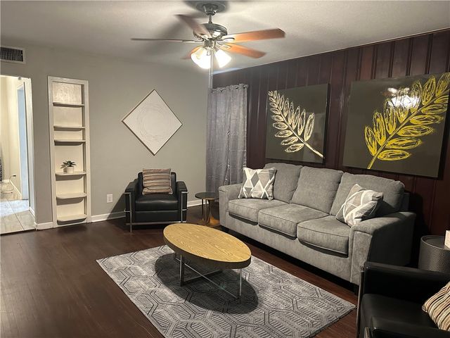 2837 Santa Fe St, Corpus Christi, TX 78404