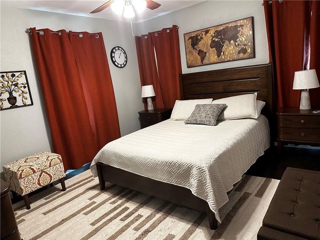 2837 Santa Fe St, Corpus Christi, TX 78404