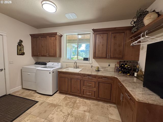 120 MAPLE RIDGE Rd, Woodland, WA 98674