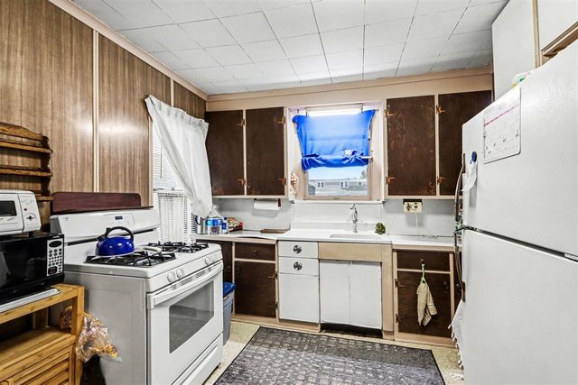 3011 Riverview Drive, Kalamazoo, MI 49004