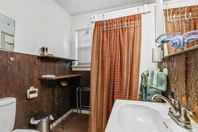 3011 Riverview Drive, Kalamazoo, MI 49004