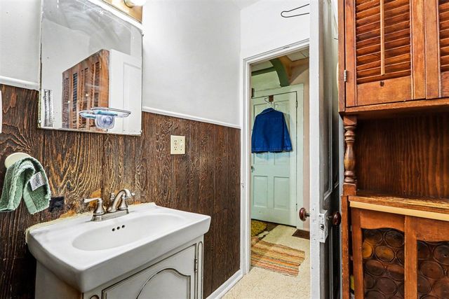 3011 Riverview Drive, Kalamazoo, MI 49004