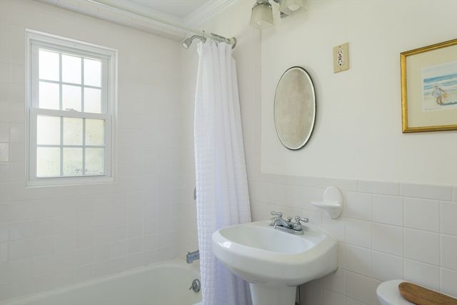 111 Lewis Rd, Yarmouth, MA 02673