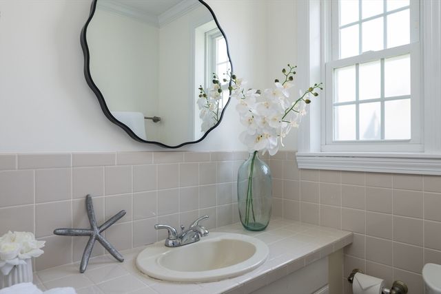 111 Lewis Rd, Yarmouth, MA 02673