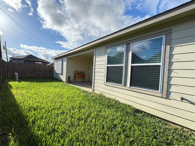 1010 Star Fish Drive, Bay City, TX 77414